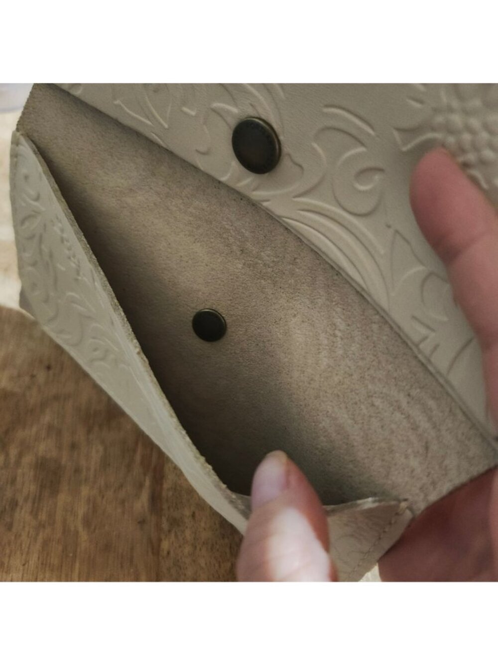 Portland Leather Rancher Wallet Jasmine Floral Embossed Bone Leather Western New - Picture 6 of 8